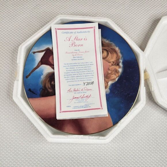 Marilyn Monroe A Star Is Born Collector Plate Remembering Norma Jeane - Picture 2 of 4